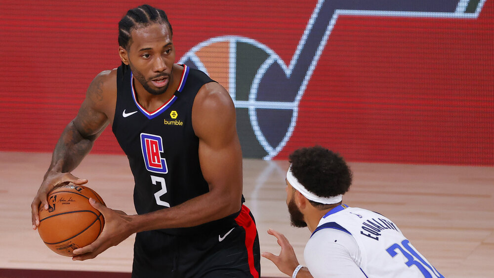 Clippers’ Kawhi Leonard put up 29 points in a Game 1 win over the Nuggets. (Photo from Getty Images)