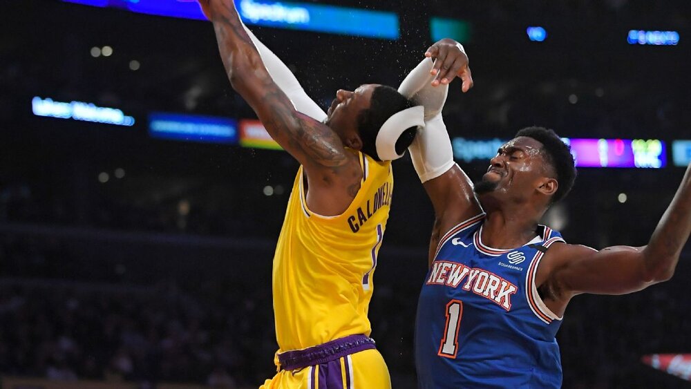 Bobby Portis was assessed with a flagrant foul on Kentavious Caldwell-Pope during a Knicks-Lakers regular season game. (Photo via ESPN)