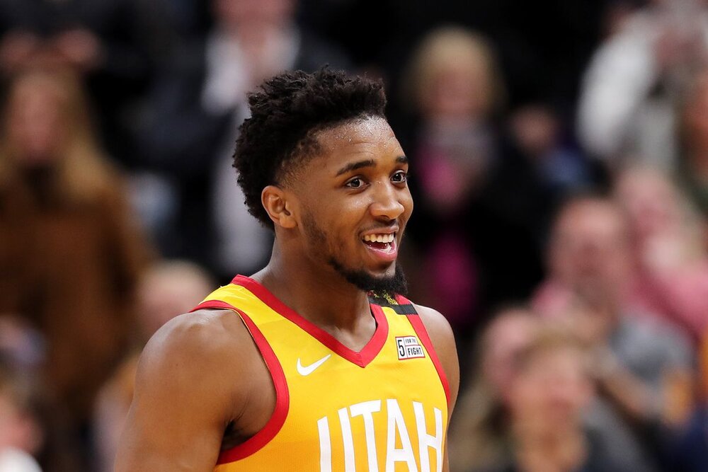 Jazz’ Donovan Mitchell hit the game-winning floater against the Thunder. (Photo by Scott G. Winterton/Deseret News)