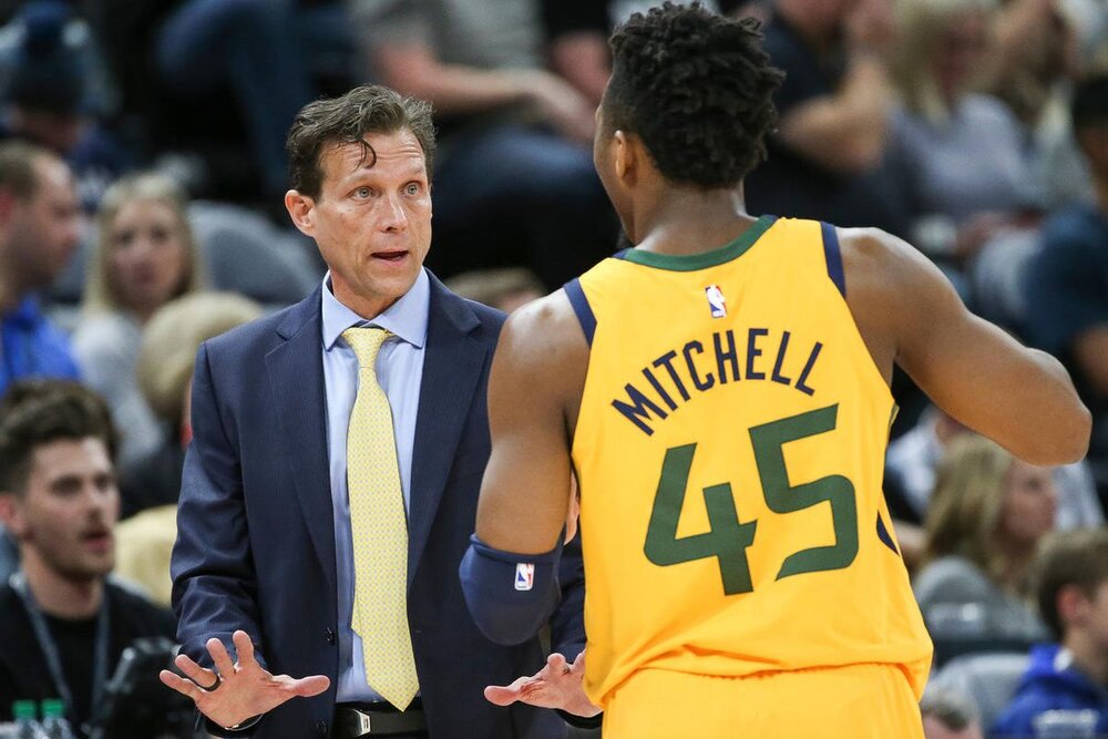 Quin Snyder and Donovan Mitchell during a Jazz game. (Photo by Spenser Heaps/Deseret News)